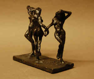 three_graces_4_inch_high_view_6.jpg (202850 bytes)
