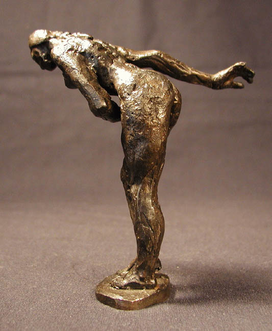 female_bowing_left.jpg (59756 bytes)