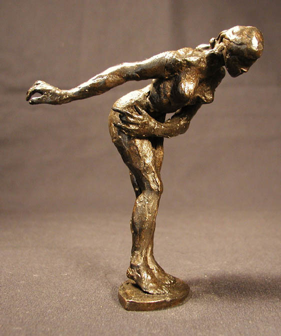 female_bowing_right.jpg (57050 bytes)